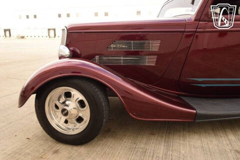 1933 Ford Model 18