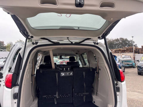 2017 Chrysler Pacifica Touring Plus