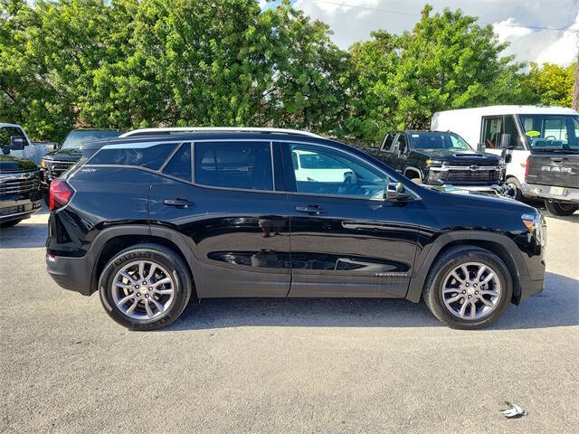 2023 GMC Terrain SLT