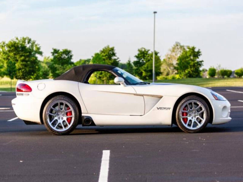 2005 Dodge Viper SRT-10's photo