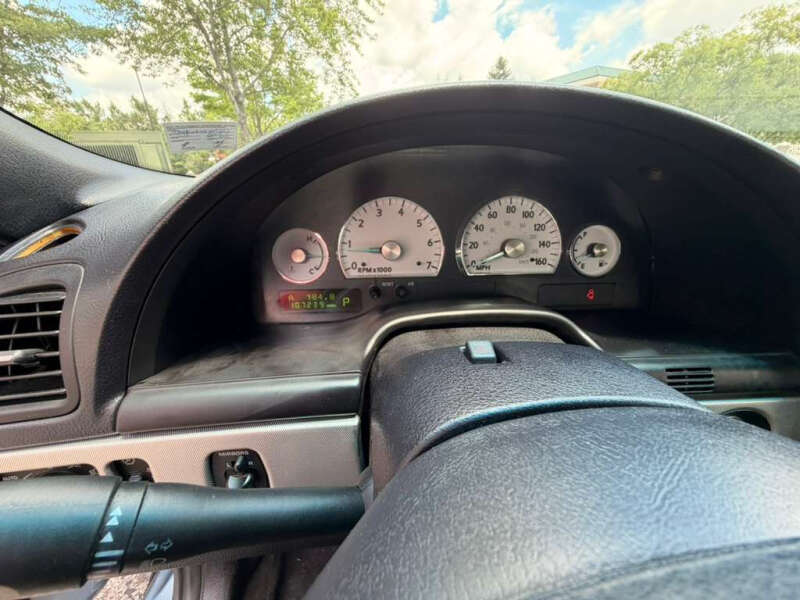 2005 Ford Thunderbird Deluxe