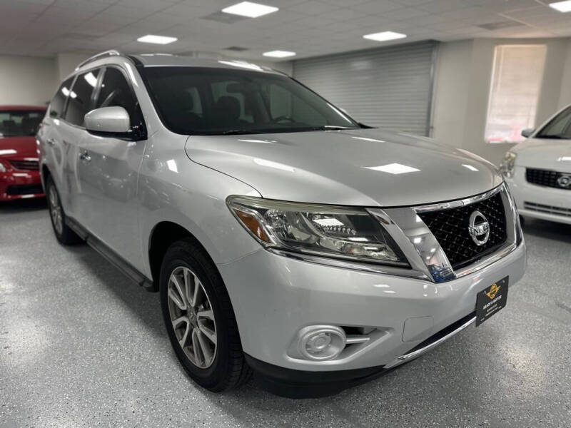 2013 Nissan Pathfinder SV photo 8