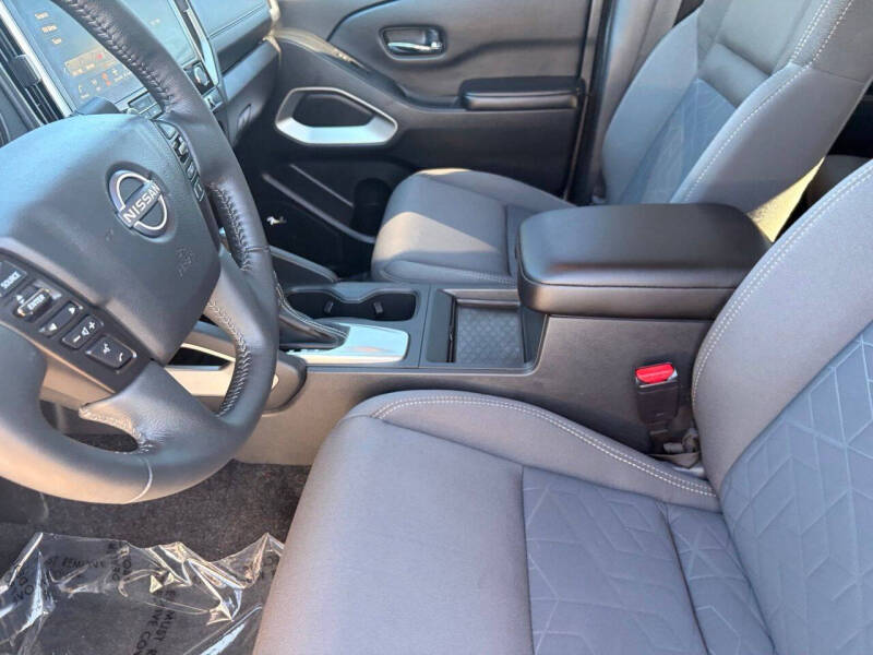 2025 Nissan Frontier SV