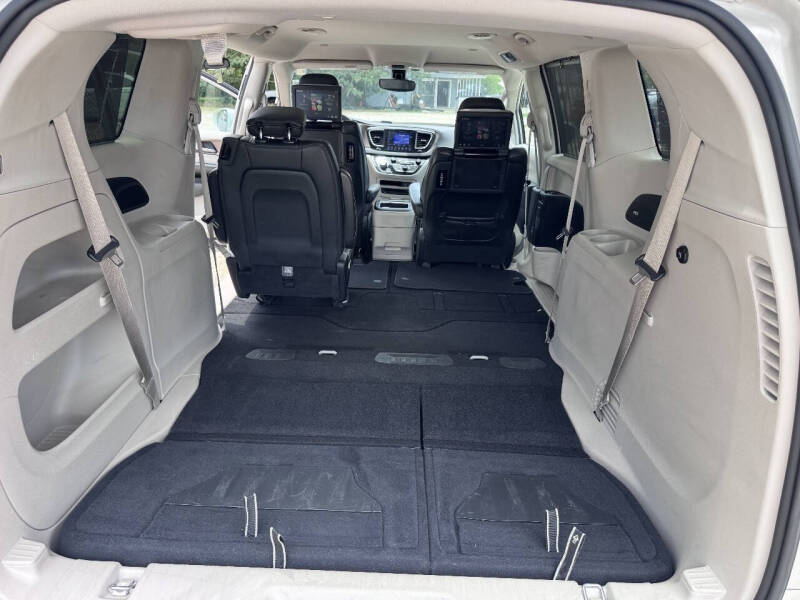2017 Chrysler Pacifica Touring-L Plus