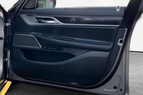 2022 BMW 7 Series 740i