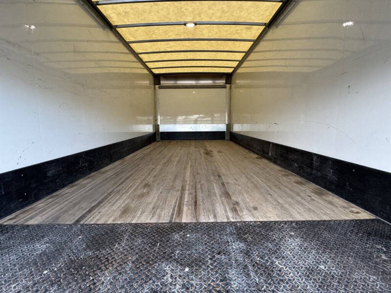 2019 Freightliner M2 106