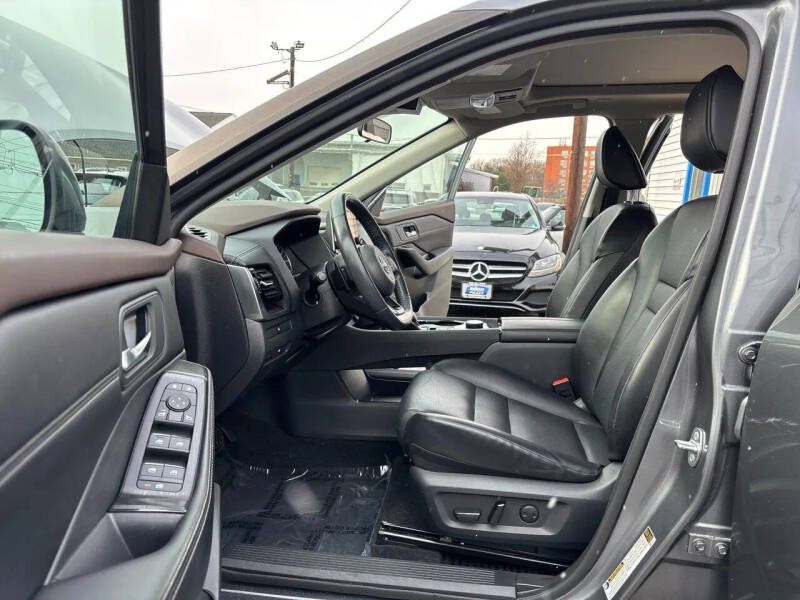 2022 Nissan Rogue SV