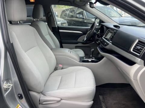 2019 Toyota Highlander LE