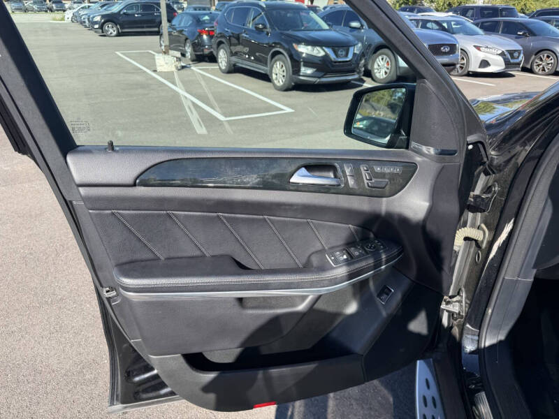 2016 Mercedes-Benz GL-Class GL 550 4MATIC