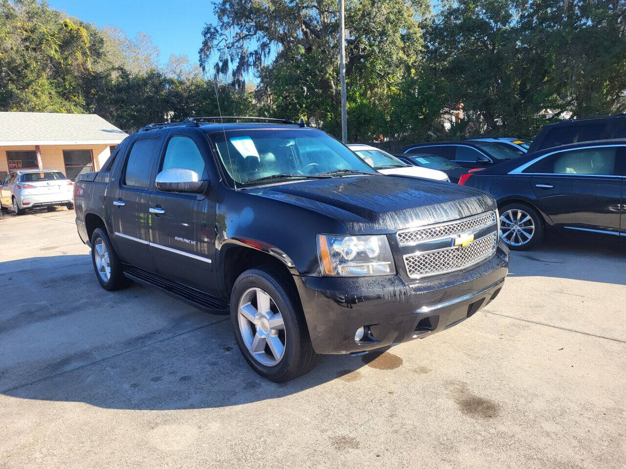 2012 Chevrolet Avalanche for sale at FAMILY AUTO BROKERS in Longwood, FL