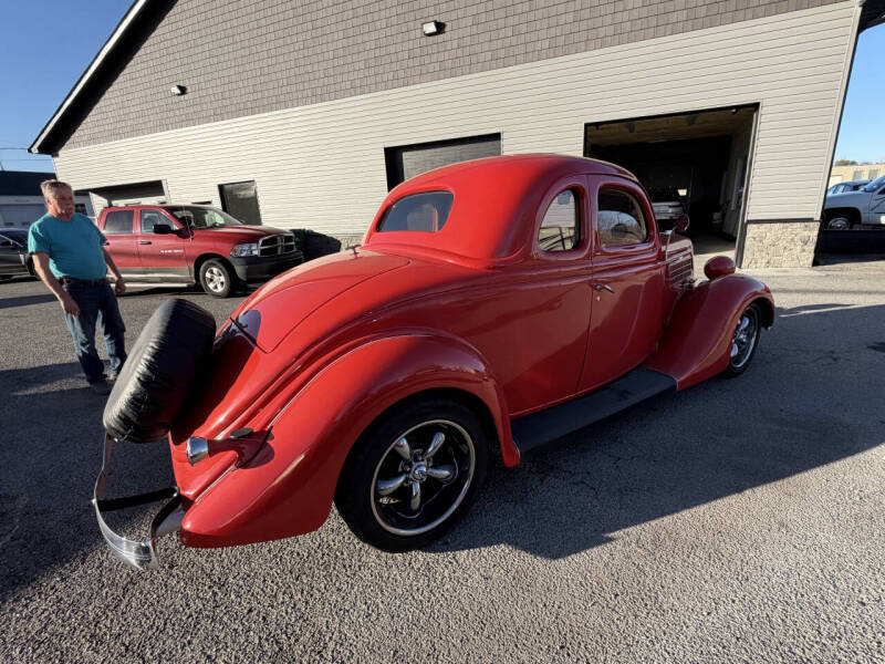 1935 Ford 5 Window  Coupe Coupe