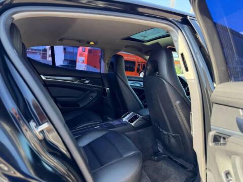2012 Porsche Panamera