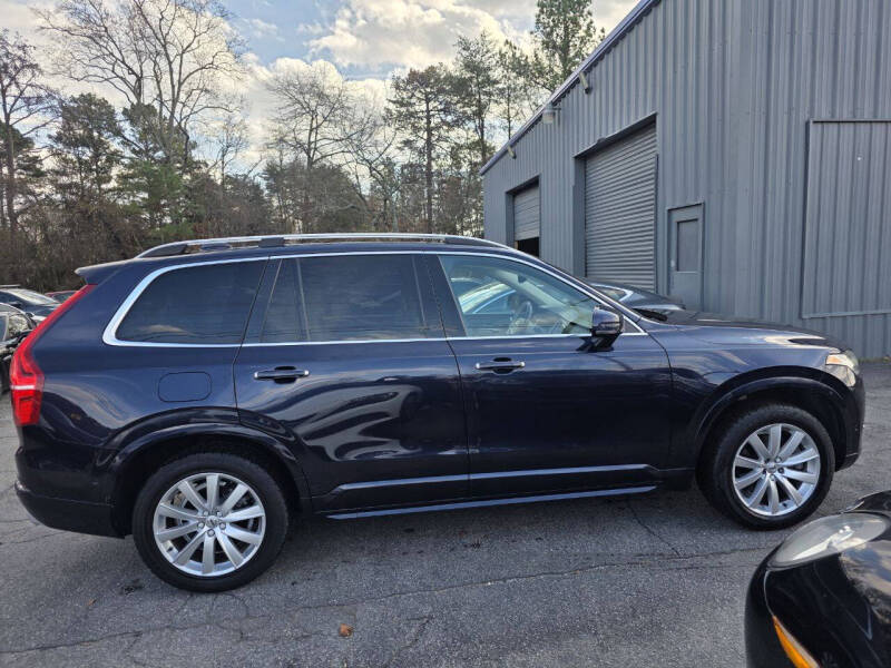 2016 Volvo XC90 T6 Momentum