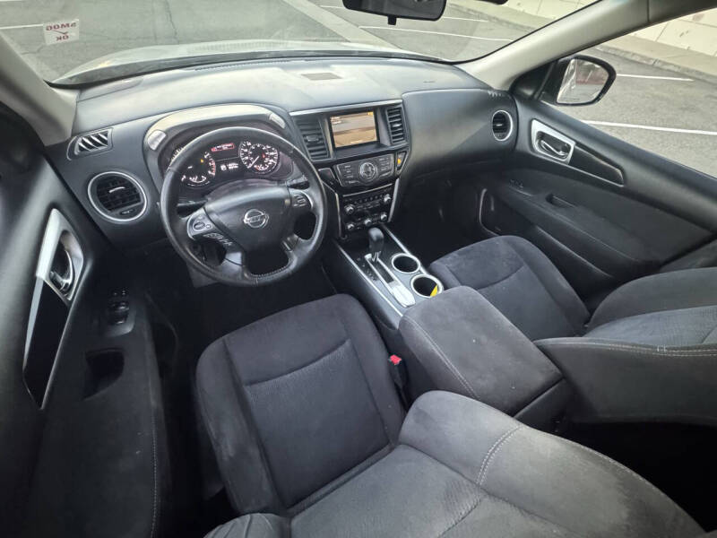 2013 Nissan Pathfinder SV