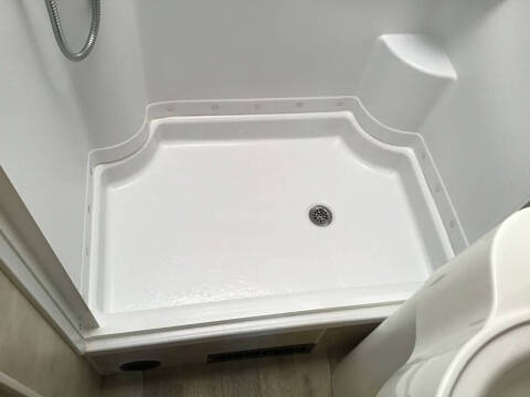 2019 **SUPER REDUCED** Winnebago View 24G / 24ft