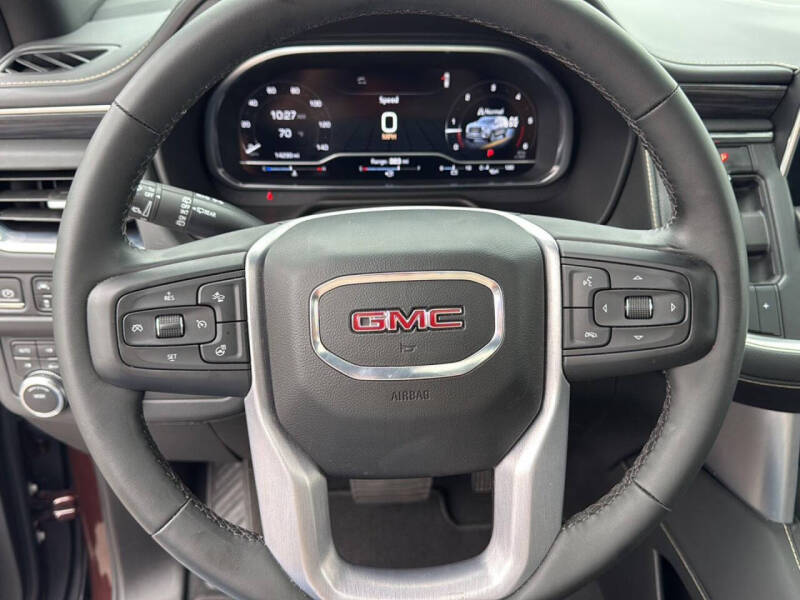 2023 GMC Yukon XL SLT