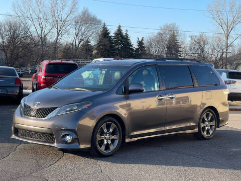 2015 Toyota Sienna for sale at North Imports LLC in Burnsville MN
