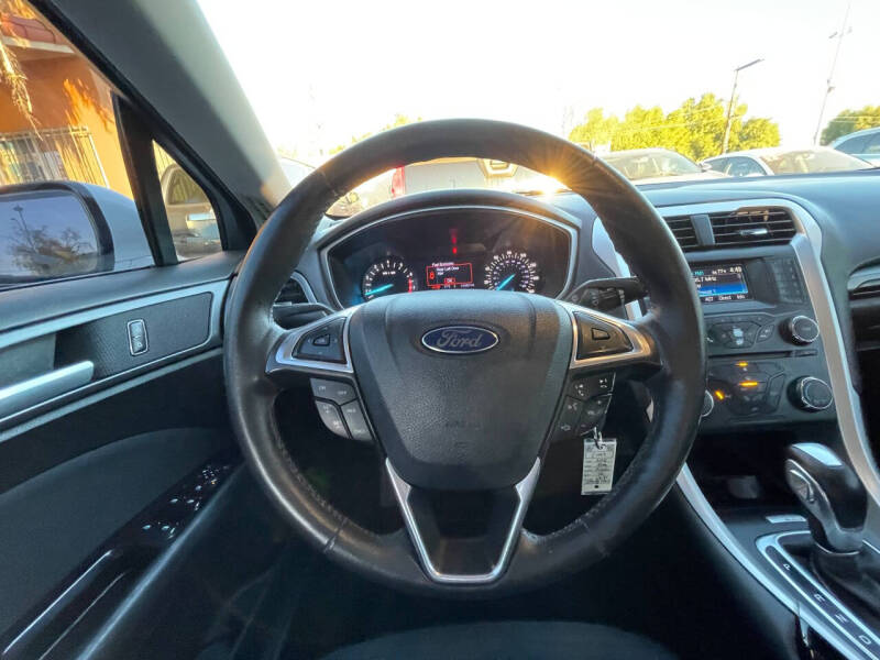 2013 Ford Fusion SE
