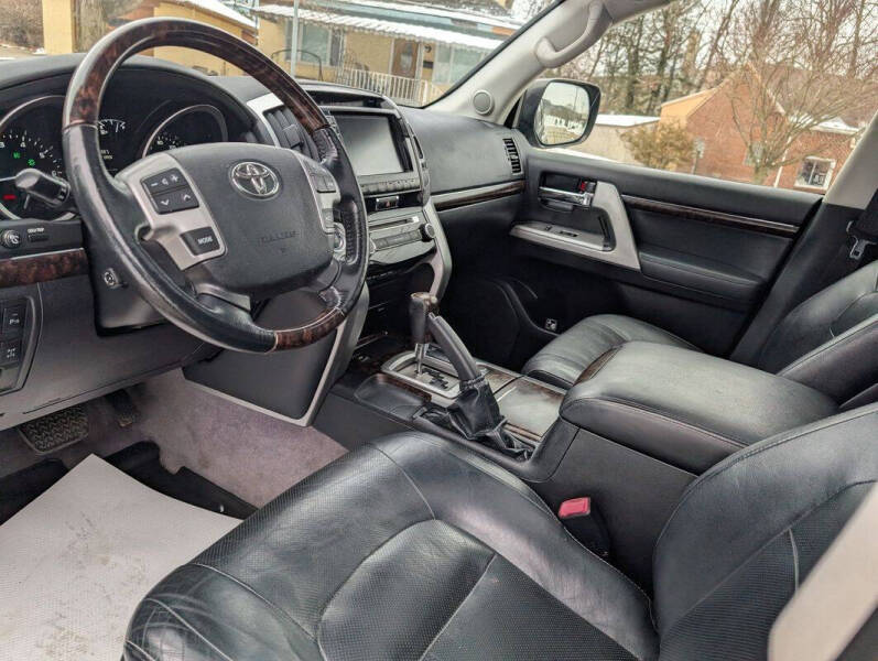 2013 Toyota Land Cruiser