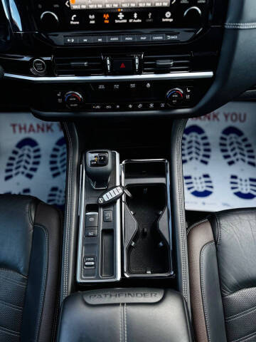 2022 Nissan Pathfinder Platinum