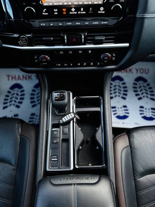 2022 Nissan Pathfinder Platinum