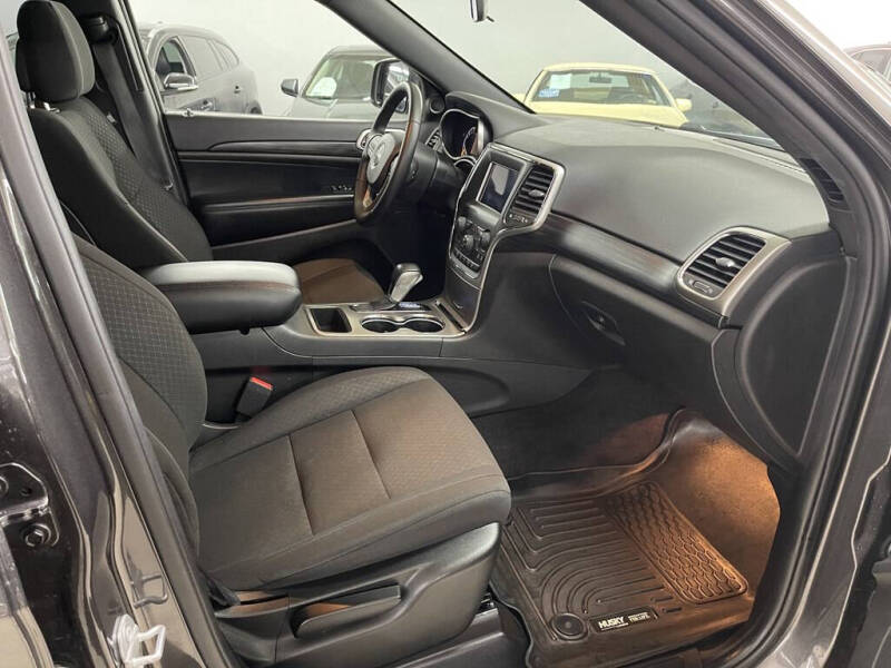 2019 Jeep Grand Cherokee Laredo