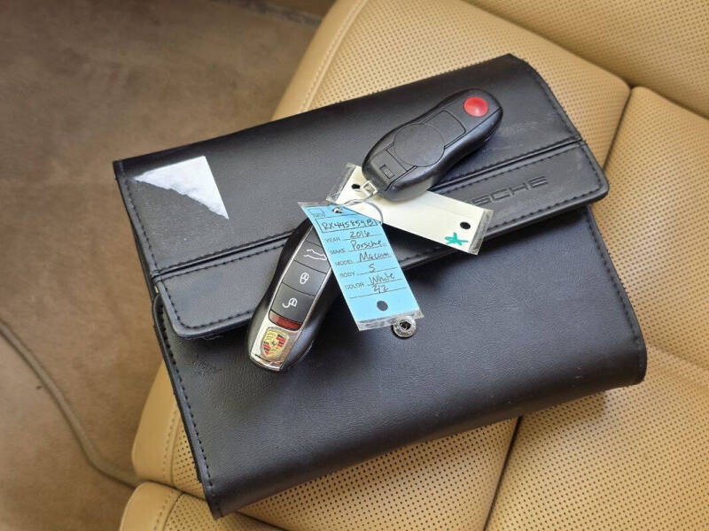 2016 Porsche Macan S