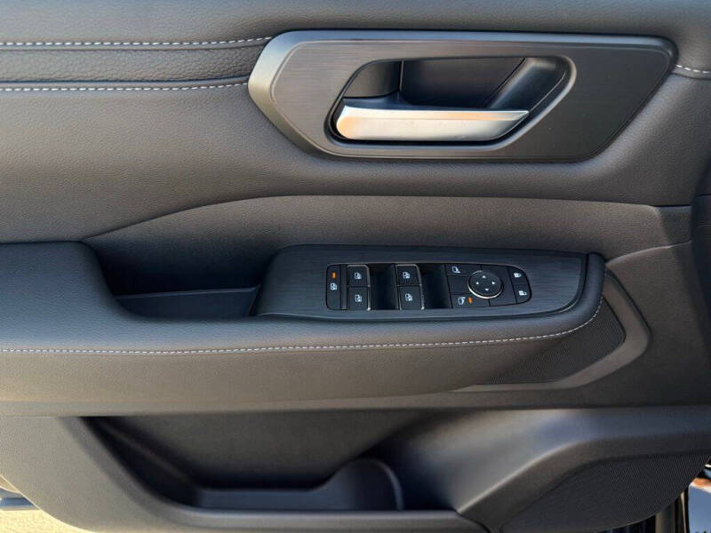 2025 Nissan Armada SV