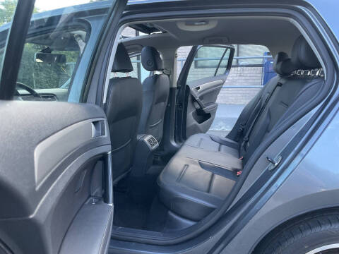 2016 Volkswagen Golf TSI SE