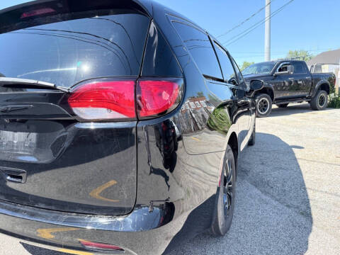 2017 Chrysler Pacifica Touring