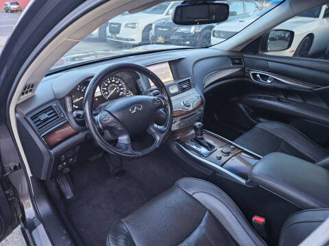 2012 Infiniti M37
