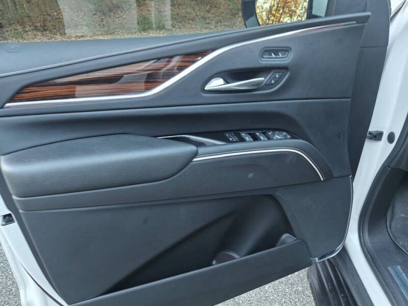 2022 Cadillac Escalade Luxury