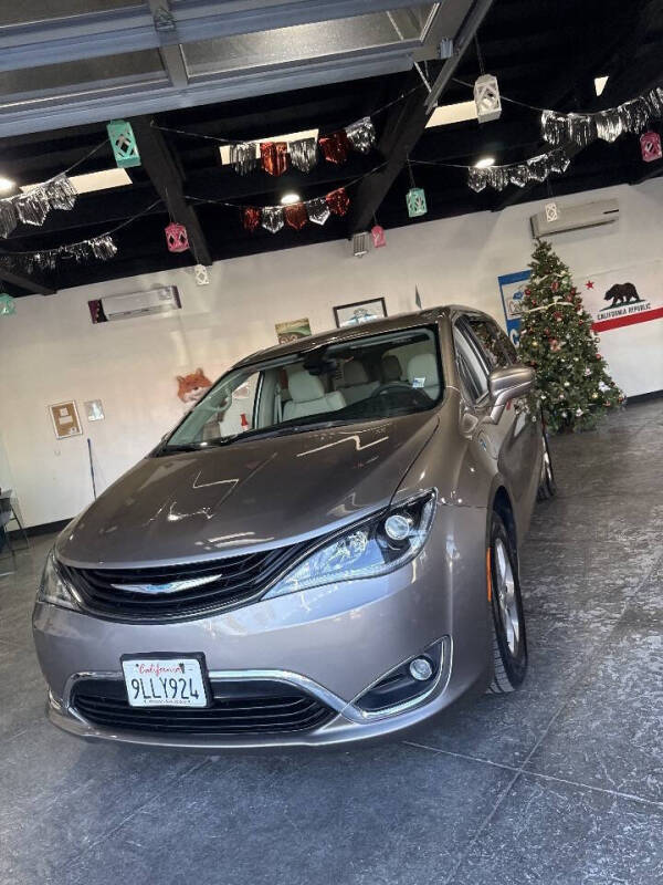 2018 Chrysler Pacifica Hybrid Touring Plus
