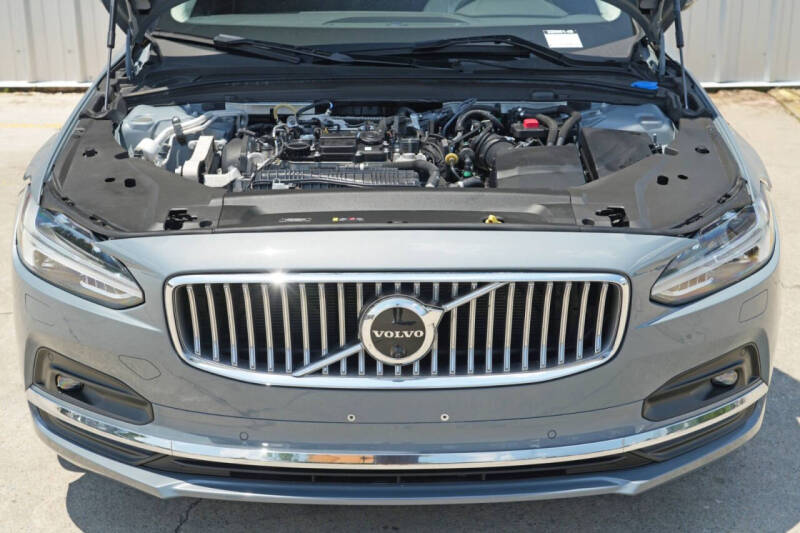 2023 Volvo S90 B6 Plus
