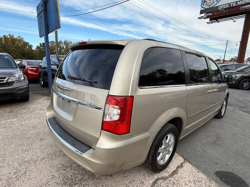 2012 Chrysler Town and Country Touring