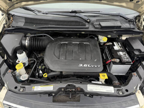 2012 Chrysler Town and Country Touring