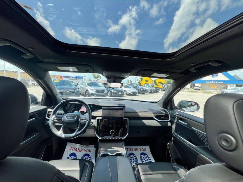 2024 GMC Acadia Denali