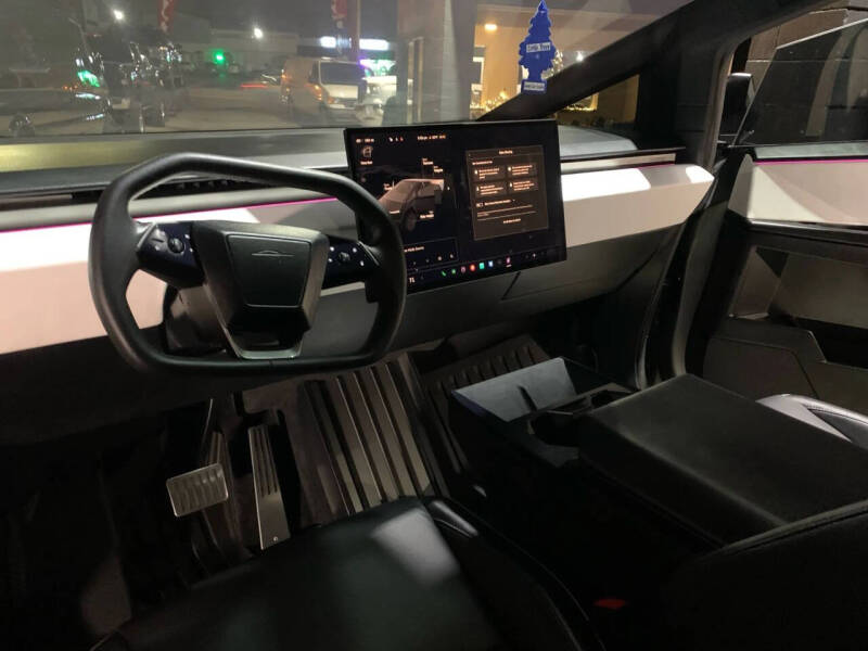 2024 Tesla Cybertruck