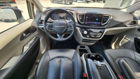 2022 Chrysler Pacifica Touring L