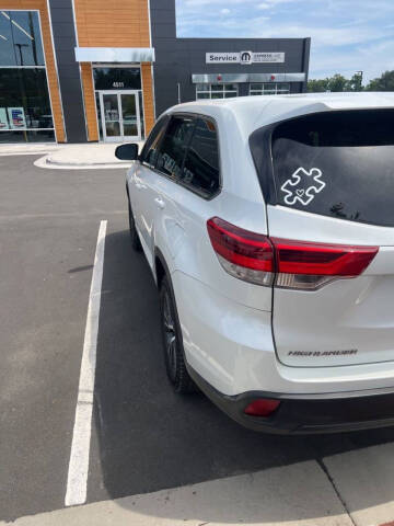 2019 Toyota Highlander LE