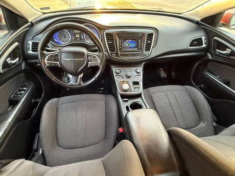 2016 Chrysler 200 Touring