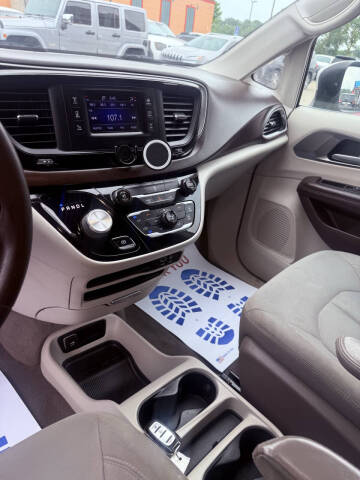 2017 Chrysler Pacifica LX