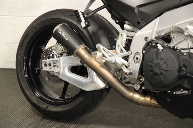 2021 Aprilia Tuono V4 1