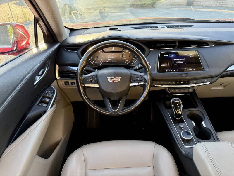 2020 Cadillac XT4 Luxury