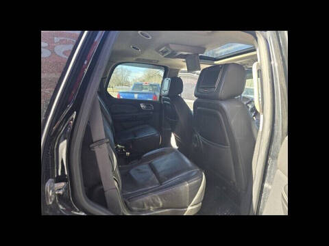 2013 Cadillac Escalade Platinum Edition