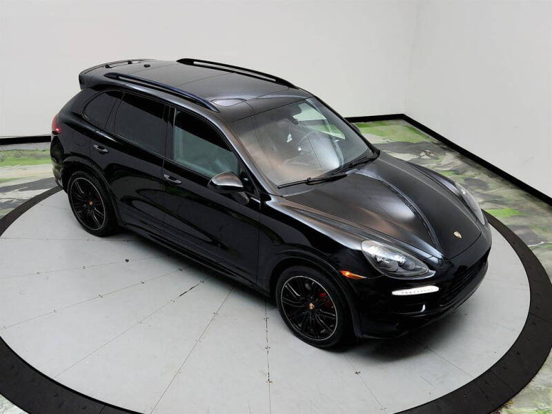 2013 Porsche Cayenne GTS