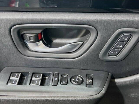 2023 Honda Pilot EX-L w/Rear Captain's Chairs