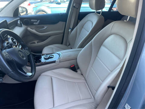 2017 Mercedes-Benz GLC GLC 300