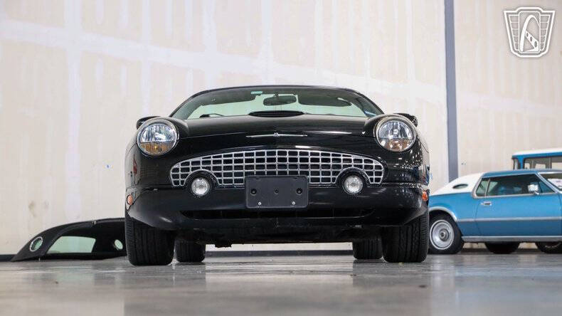 2002 Ford Thunderbird Deluxe