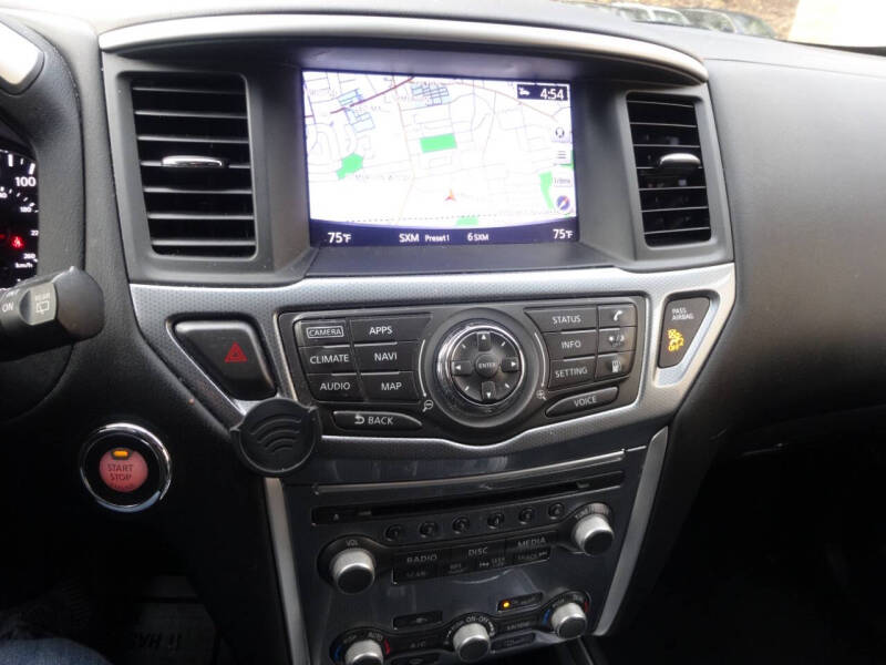 2018 Nissan Pathfinder SL